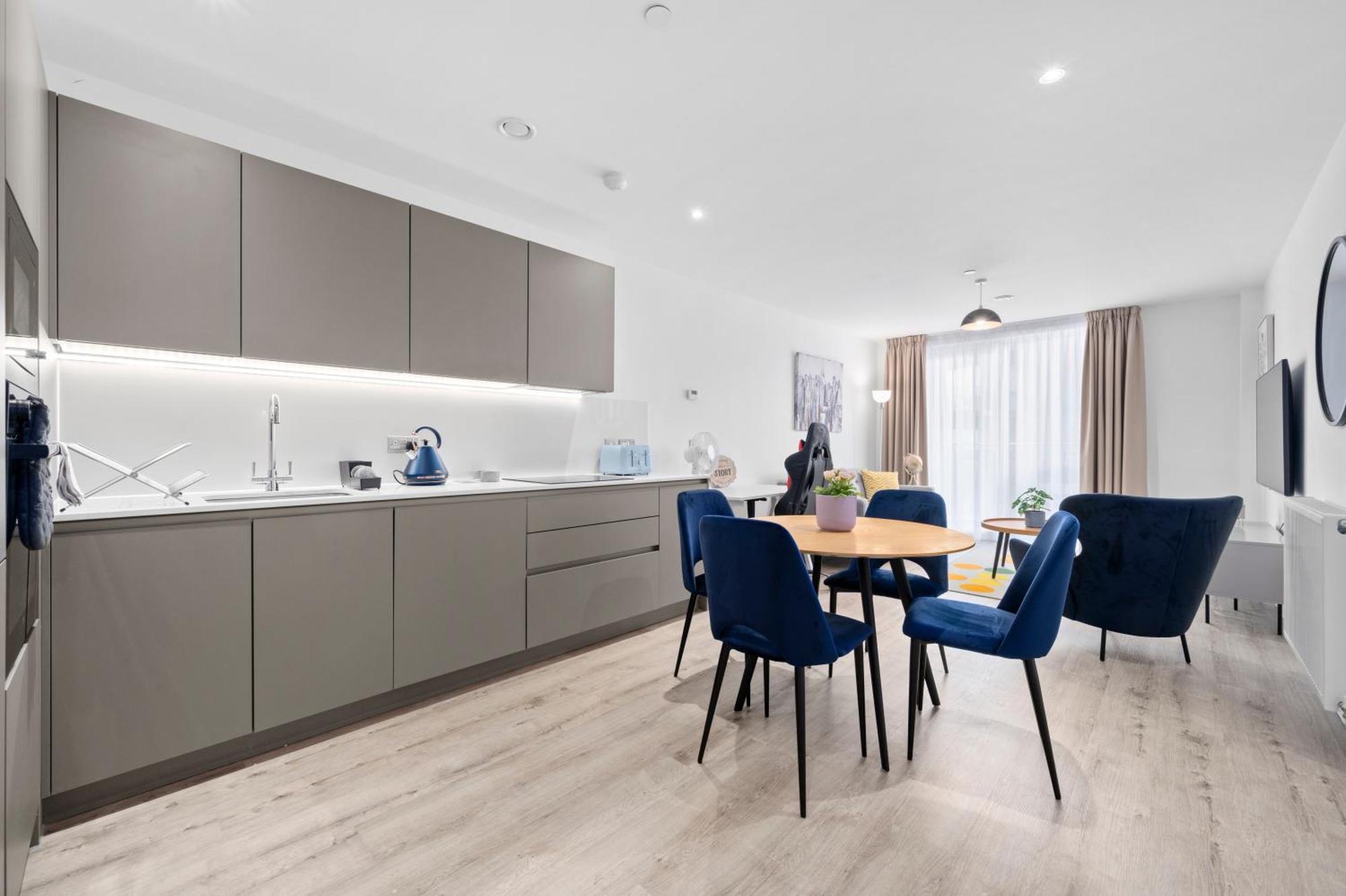 Elegant Two-bedroom Manchester